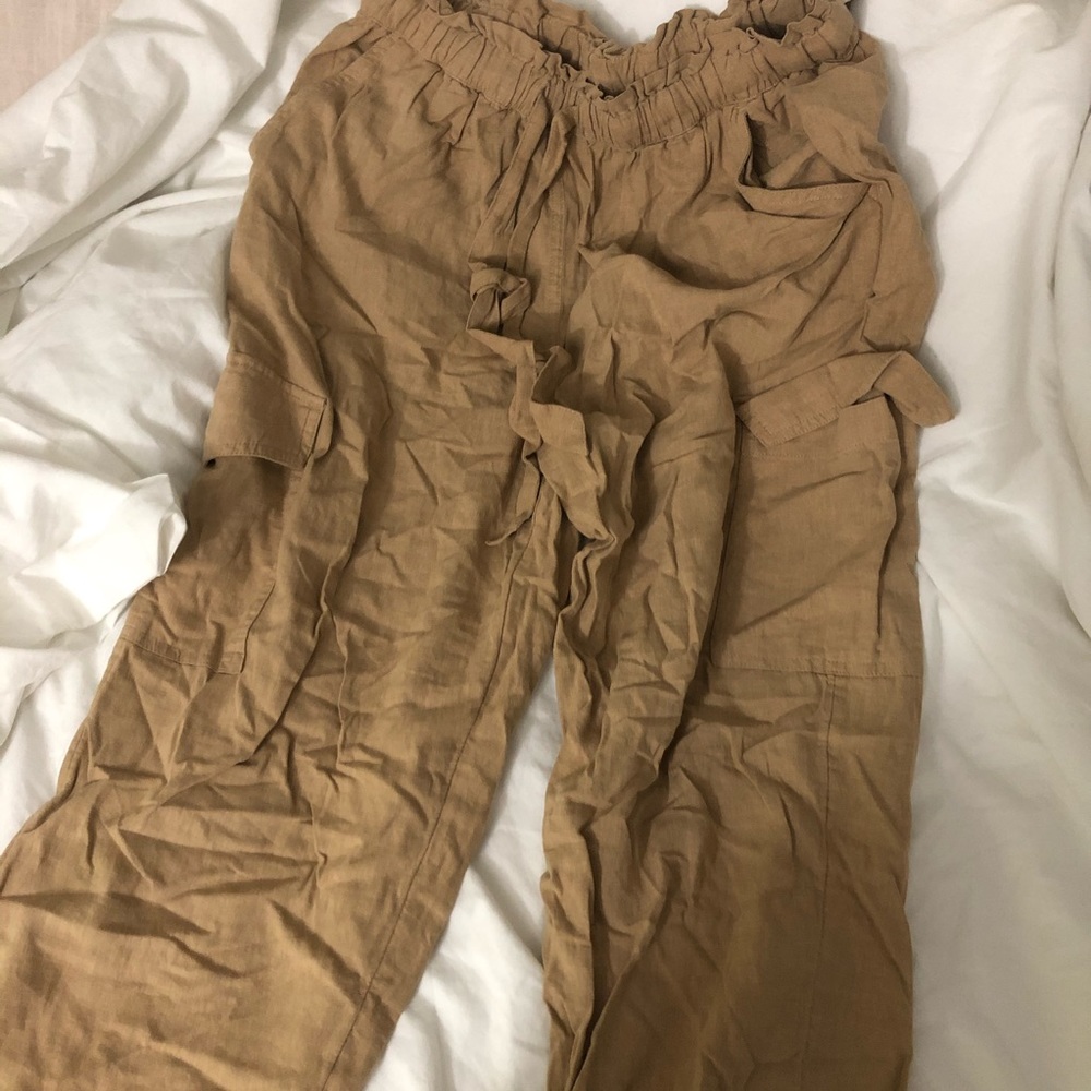 LIGHT/TAN PANTS FROM AERIE